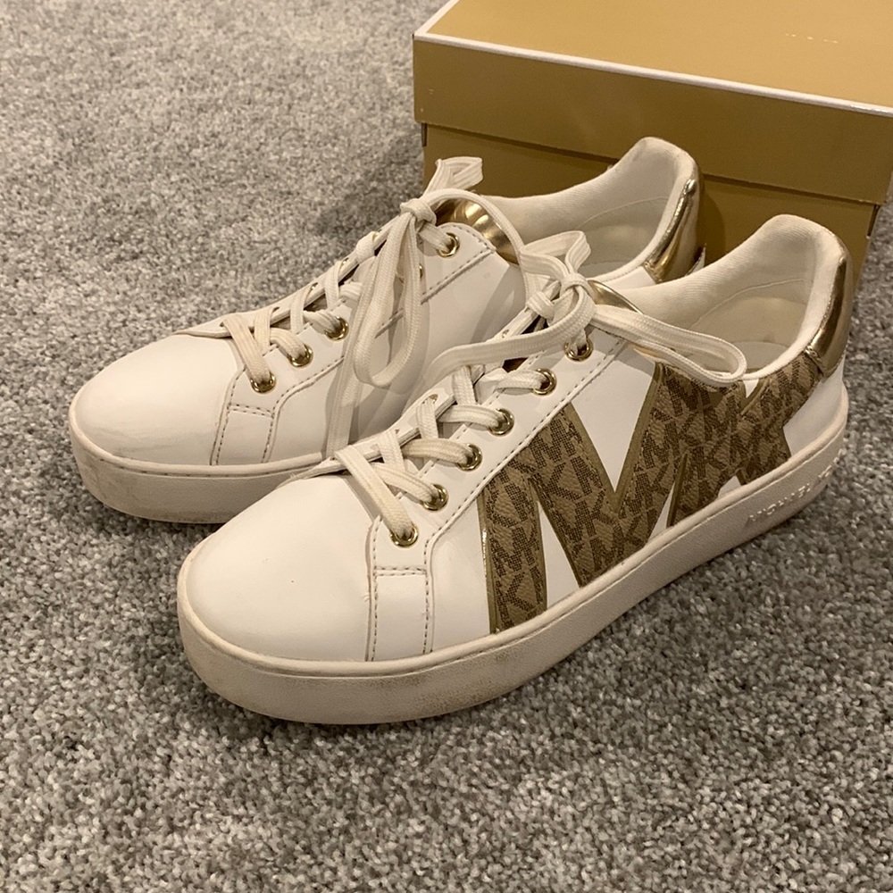Michael Michael Kors Size 7.5 Poppy Lace Up White/Gold with Tan Logo
